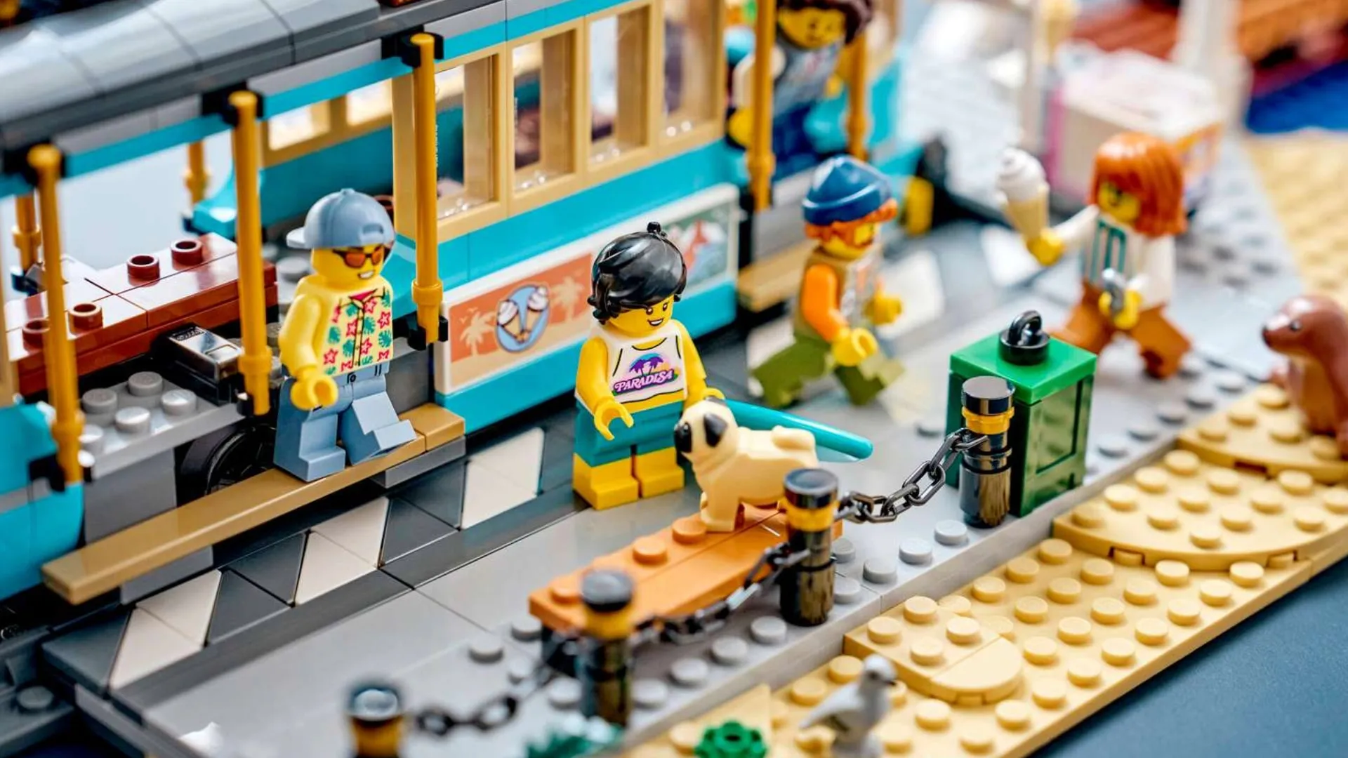 Конструктор LEGO Сity Класичний трамвай до пляжу (60506)