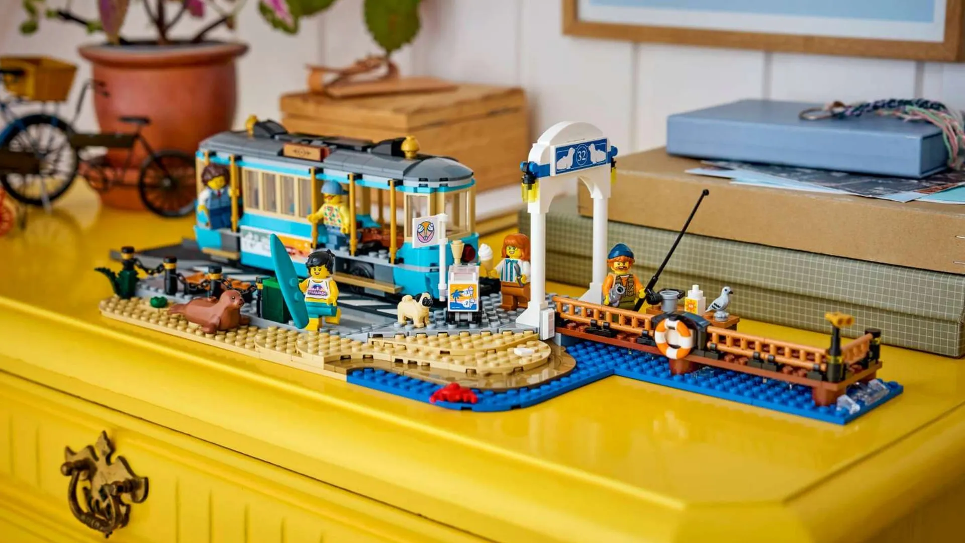 Конструктор LEGO Сity Класичний трамвай до пляжу (60506)