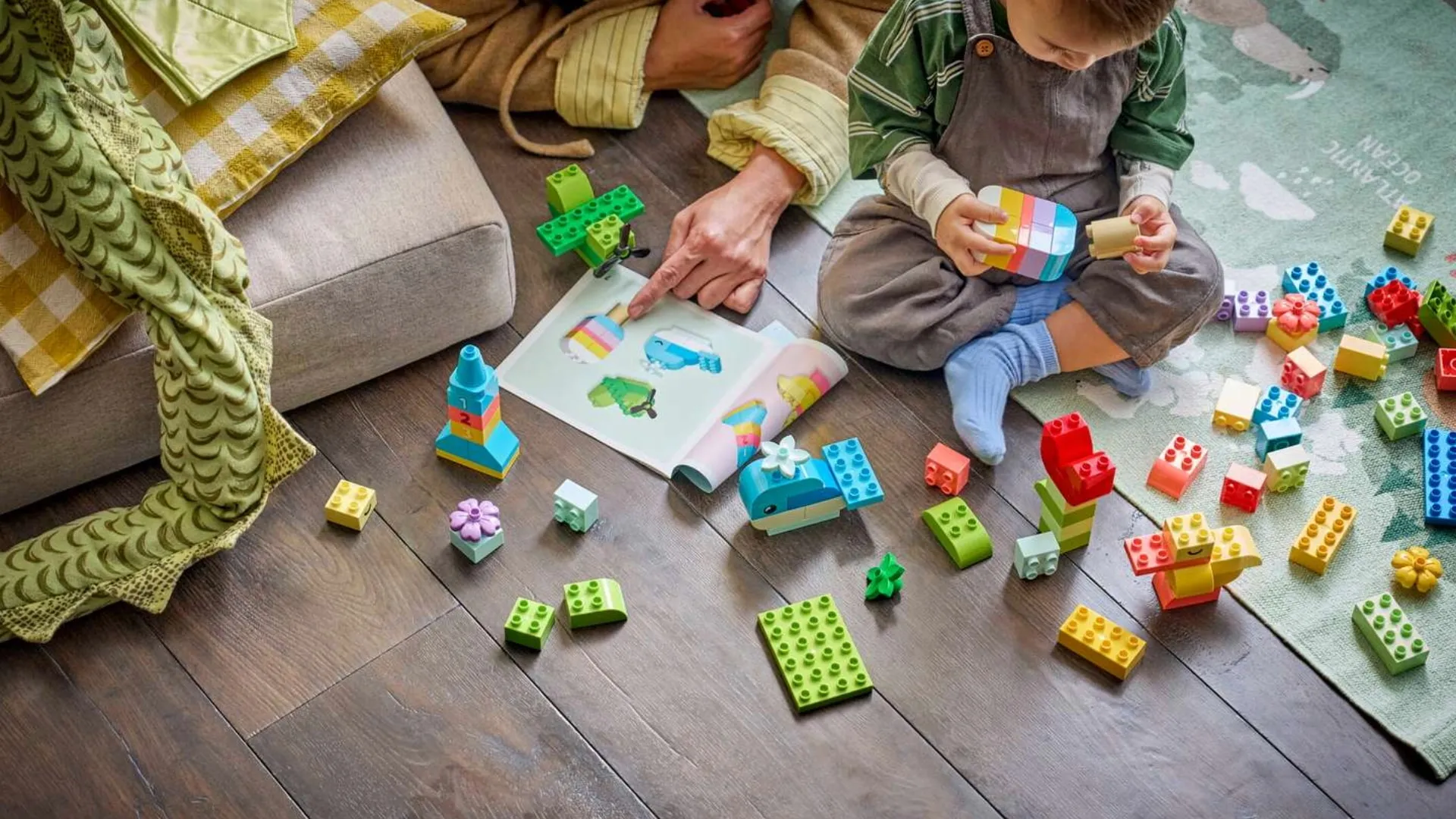 Конструктор LEGO DUPLO Коробка кубиків для яскравих творчих збірок (10479)