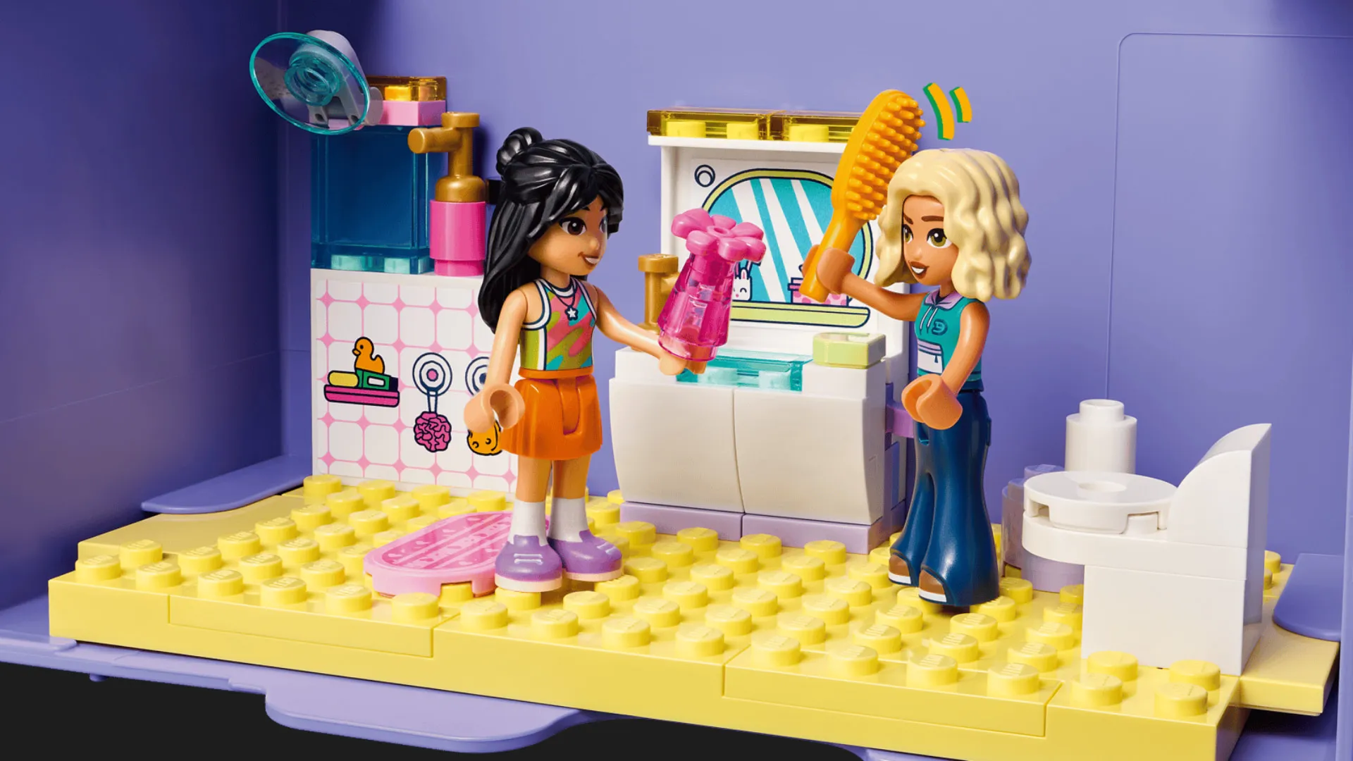 Конструктор LEGO Friends Кукольный домик-чемодан для творческой игры (42697)