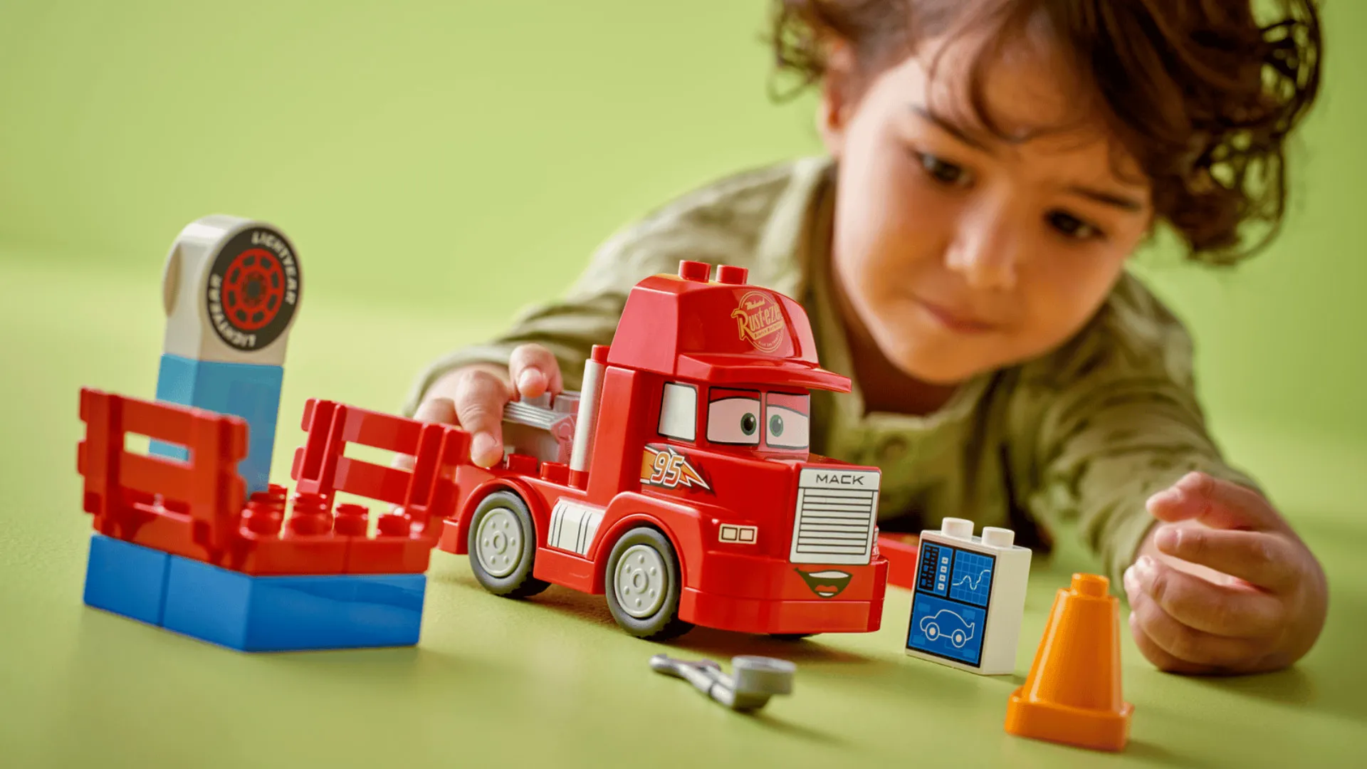 Конструктор LEGO DUPLO Мак на перегонах (10417)