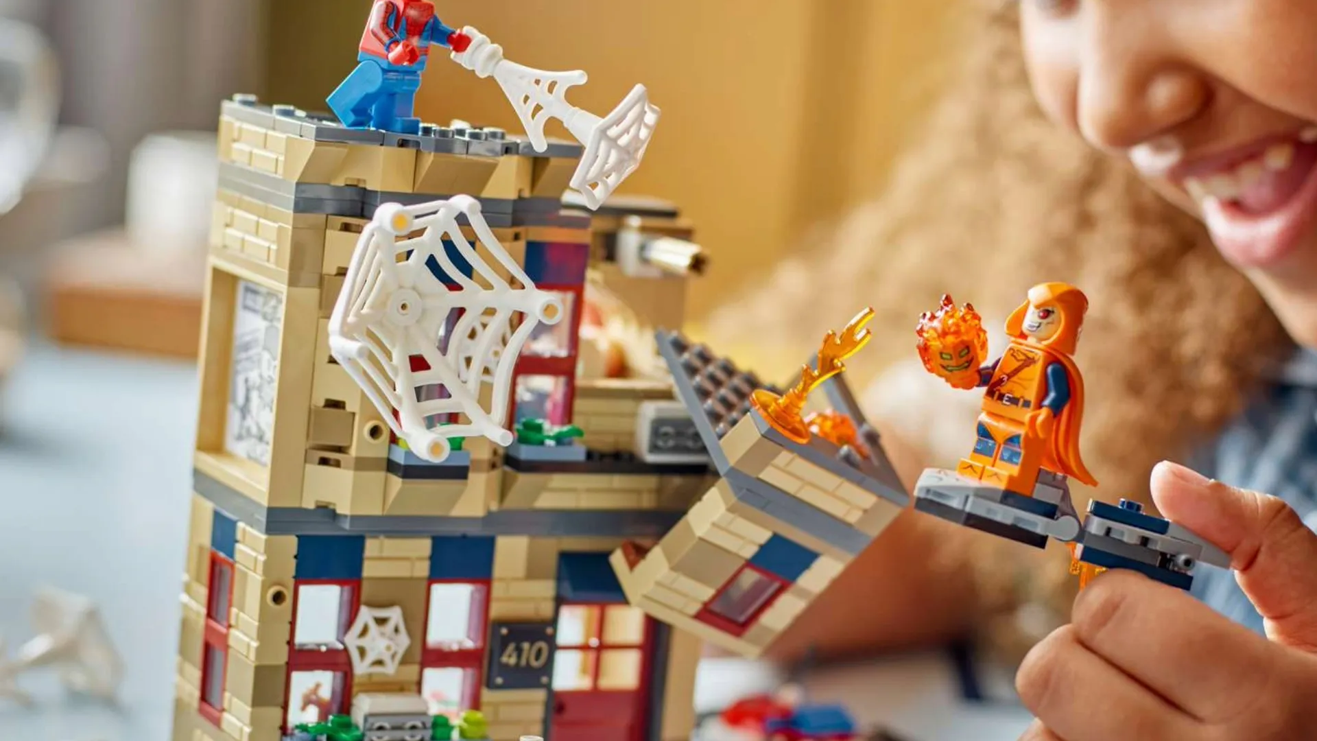 Конструктор LEGO Marvel Квартира Пітера Паркера (76317)