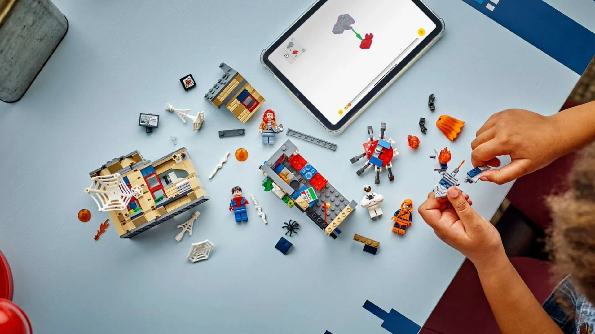 Конструктор LEGO Marvel Квартира Пітера Паркера (76317)
