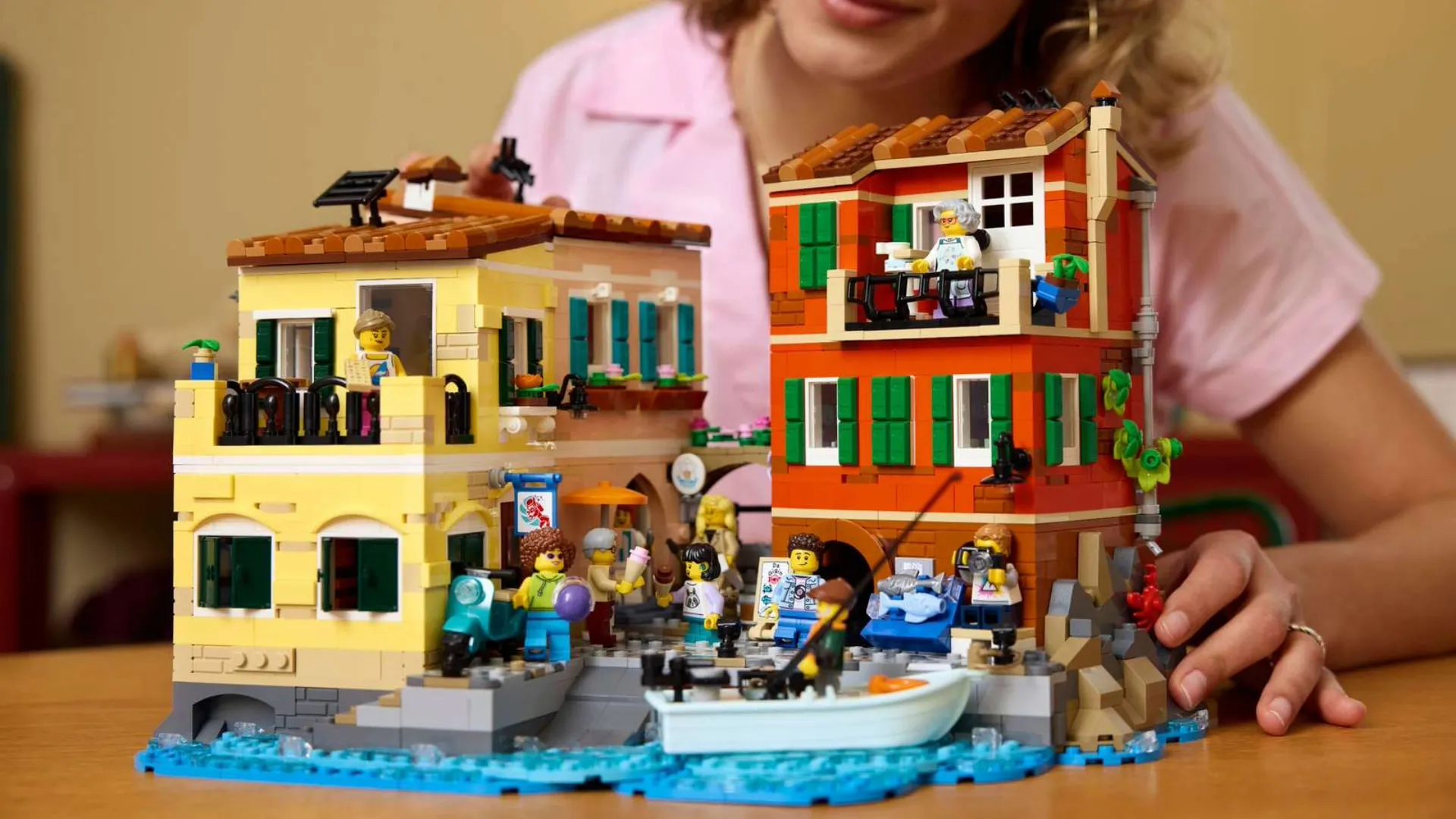 Конструктор LEGO Ideas Італійська Рів'єра (21359)