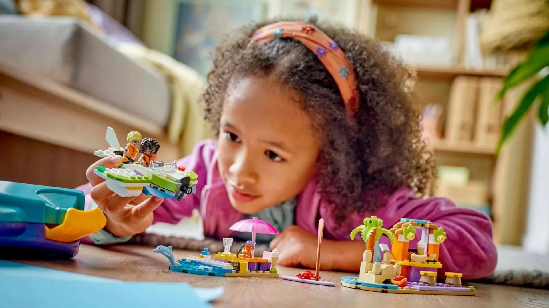 Конструктор LEGO Friends Творческий чемодан для путешествий и отдыха на пляже (42672)
