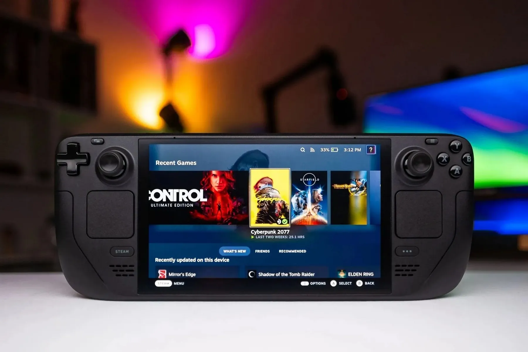 Steam Deck OLED на столі