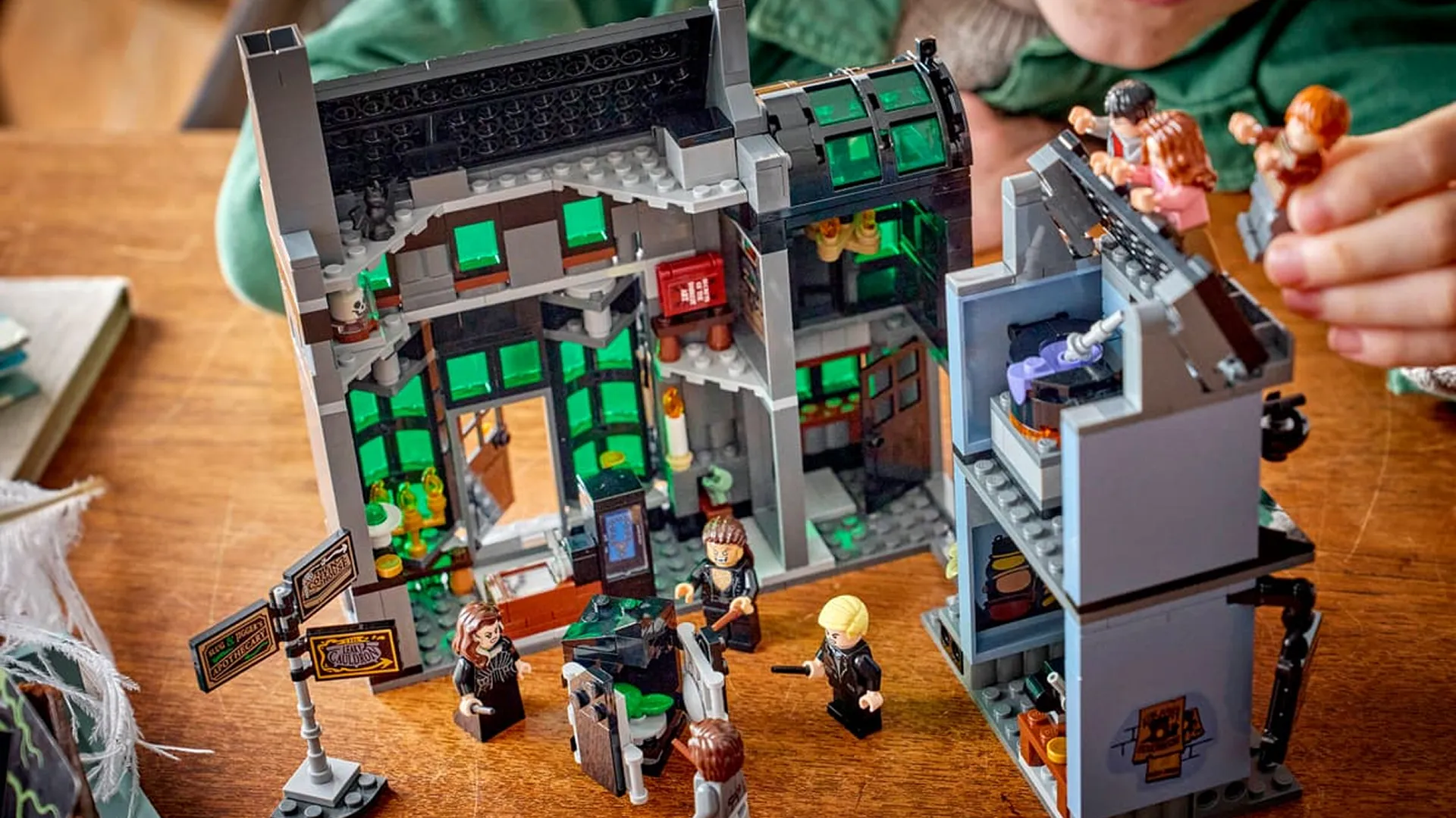  Конструктор LEGO Harry Potter Магазины на Аллее Ноктерн (76471)