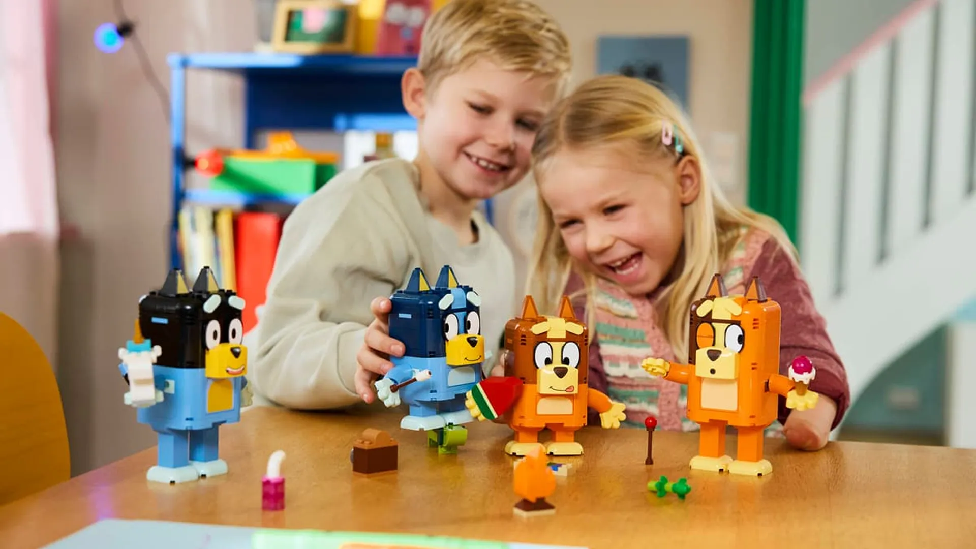 Конструктор LEGO Bluey Семья Блуи из кубиков (11217)
