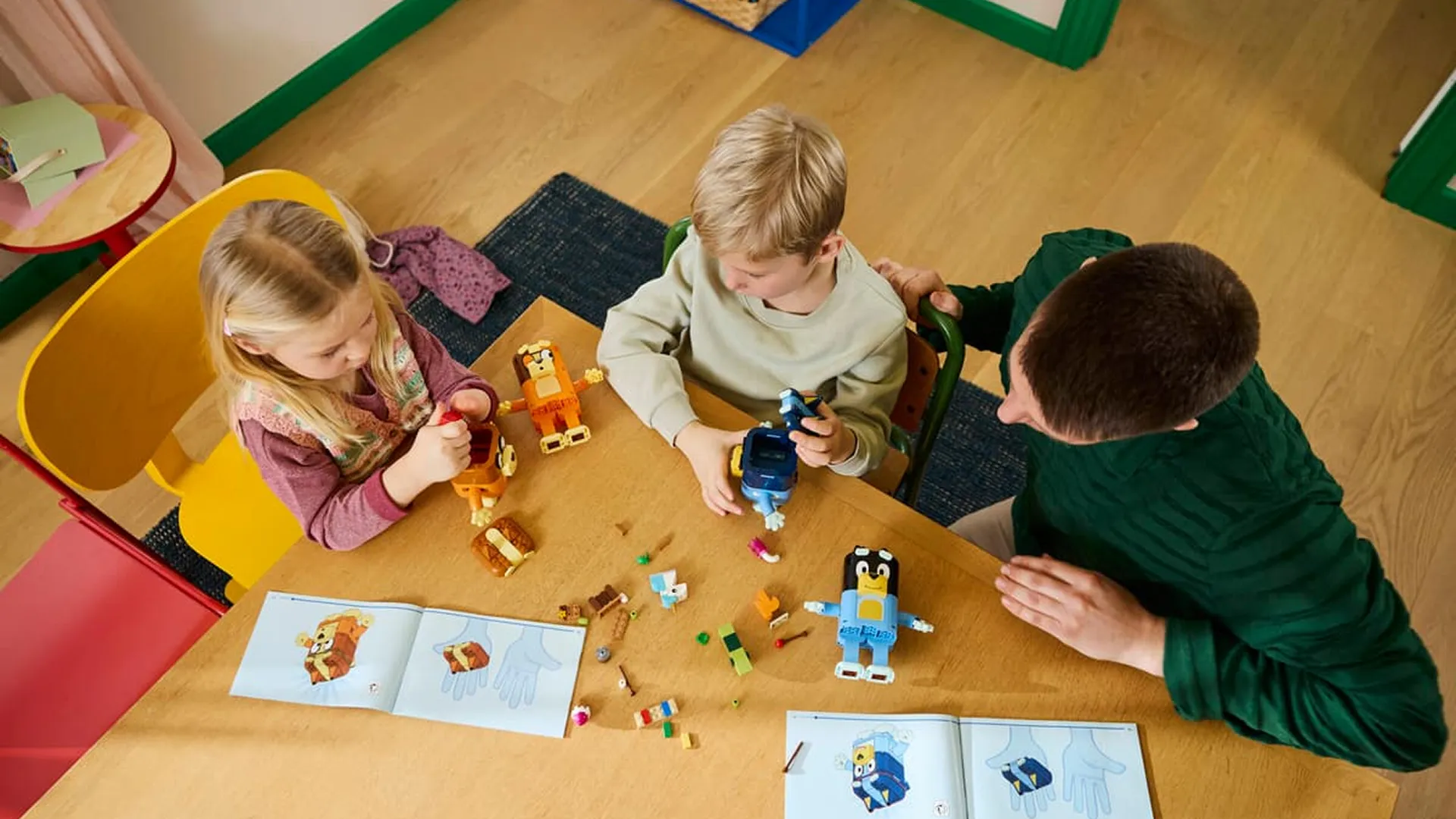 Конструктор LEGO Bluey Семья Блуи из кубиков (11217)