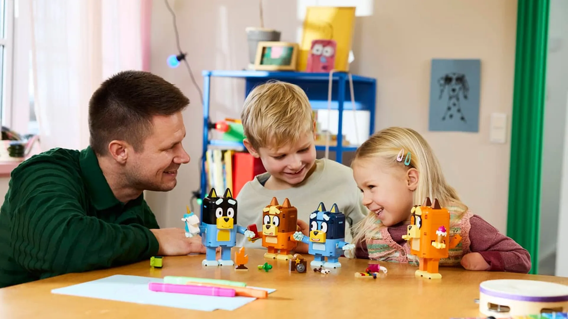 Конструктор LEGO Bluey Семья Блуи из кубиков (11217)
