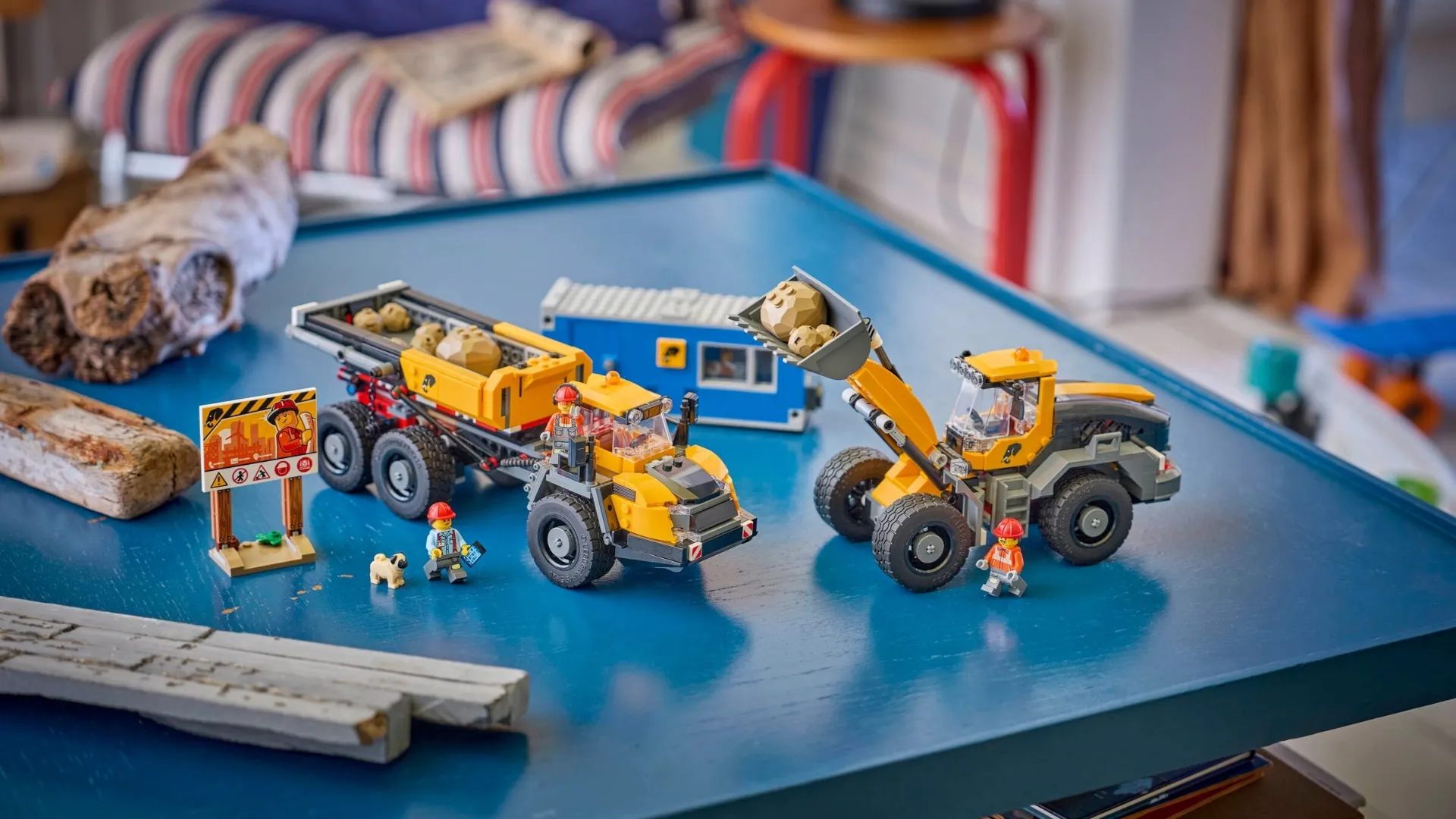 Конструктор LEGO City Самосвал и ковшевый нагрузок (60494)