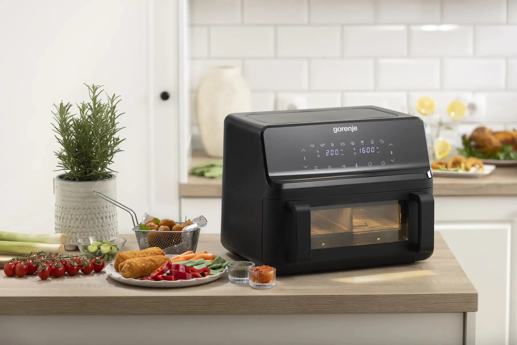 Gorenje AF2700BP на кухонном столе
