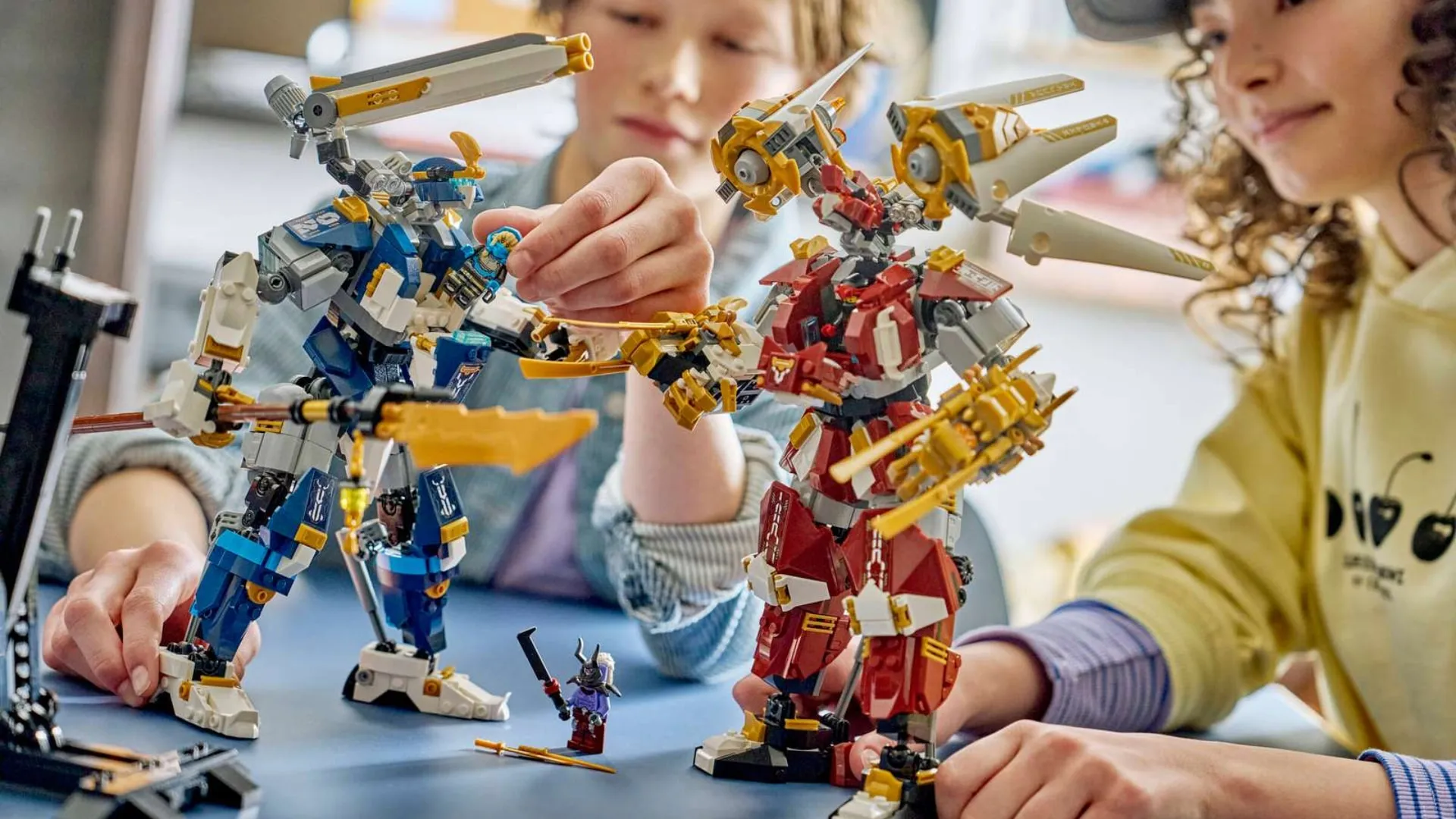 Конструктор LEGO Ninjago Близнецы работы Титаны (71870)