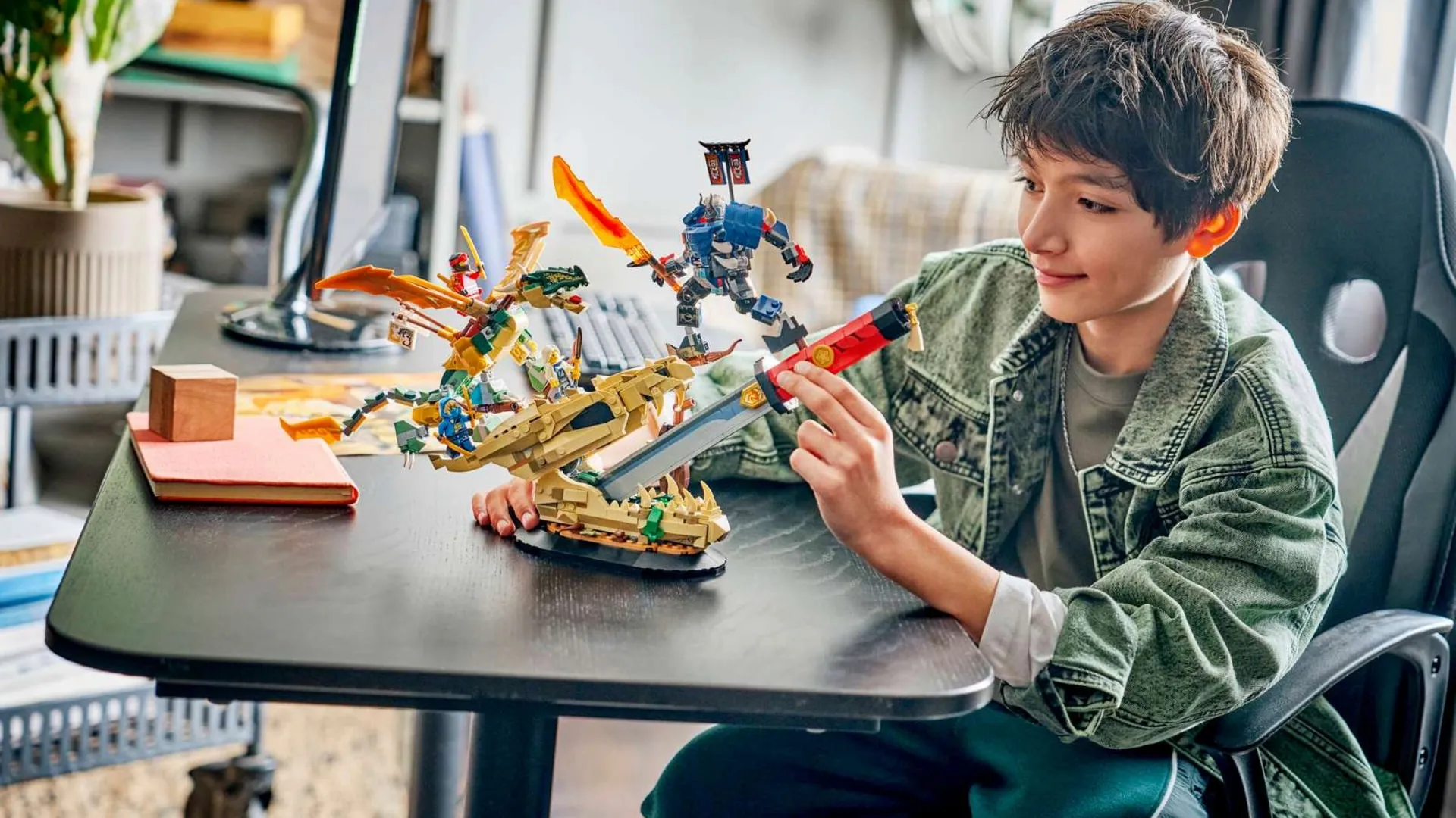 Конструктор LEGO Ninjago Битва біля черепа Дракона з мечем (71871)