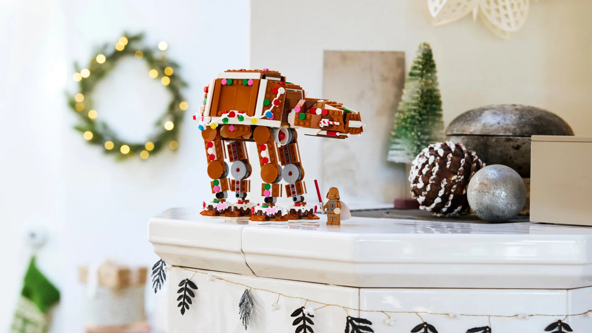 Конструктор LEGO Star Wars Пряничный крокоход AT-AT (40806)