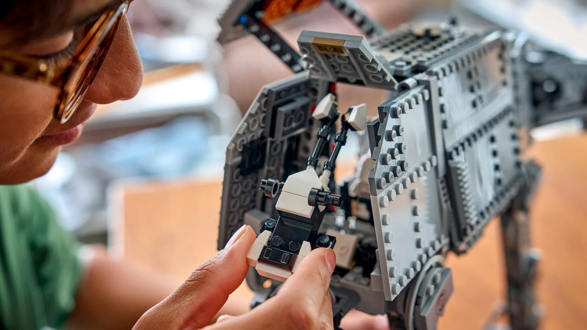 Конструктор LEGO Star Wars Осколок Імперії AT-AT з INT-4 (75454)