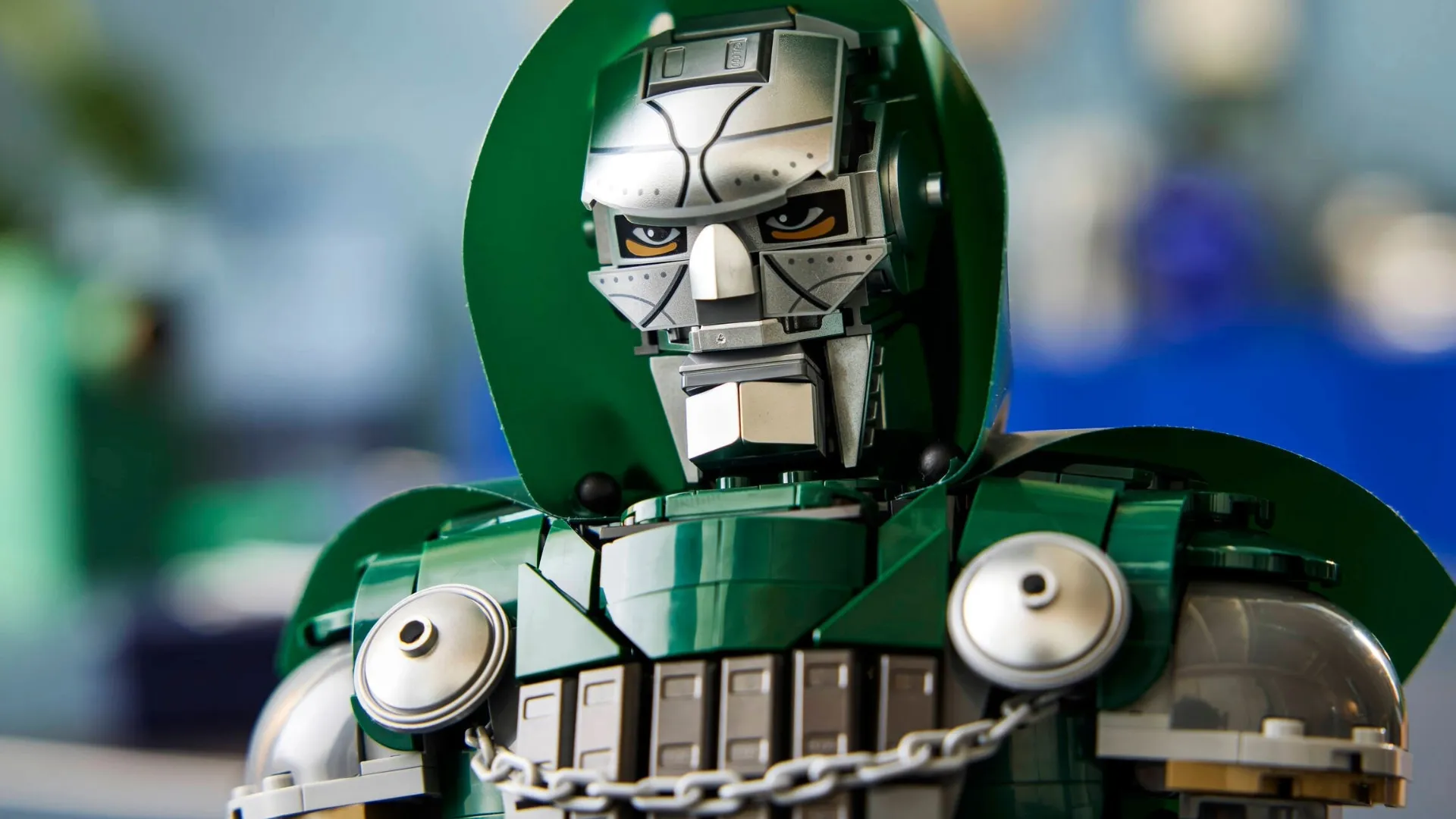 Конструктор LEGO Marvel Бюст Доктора Дума (76345)