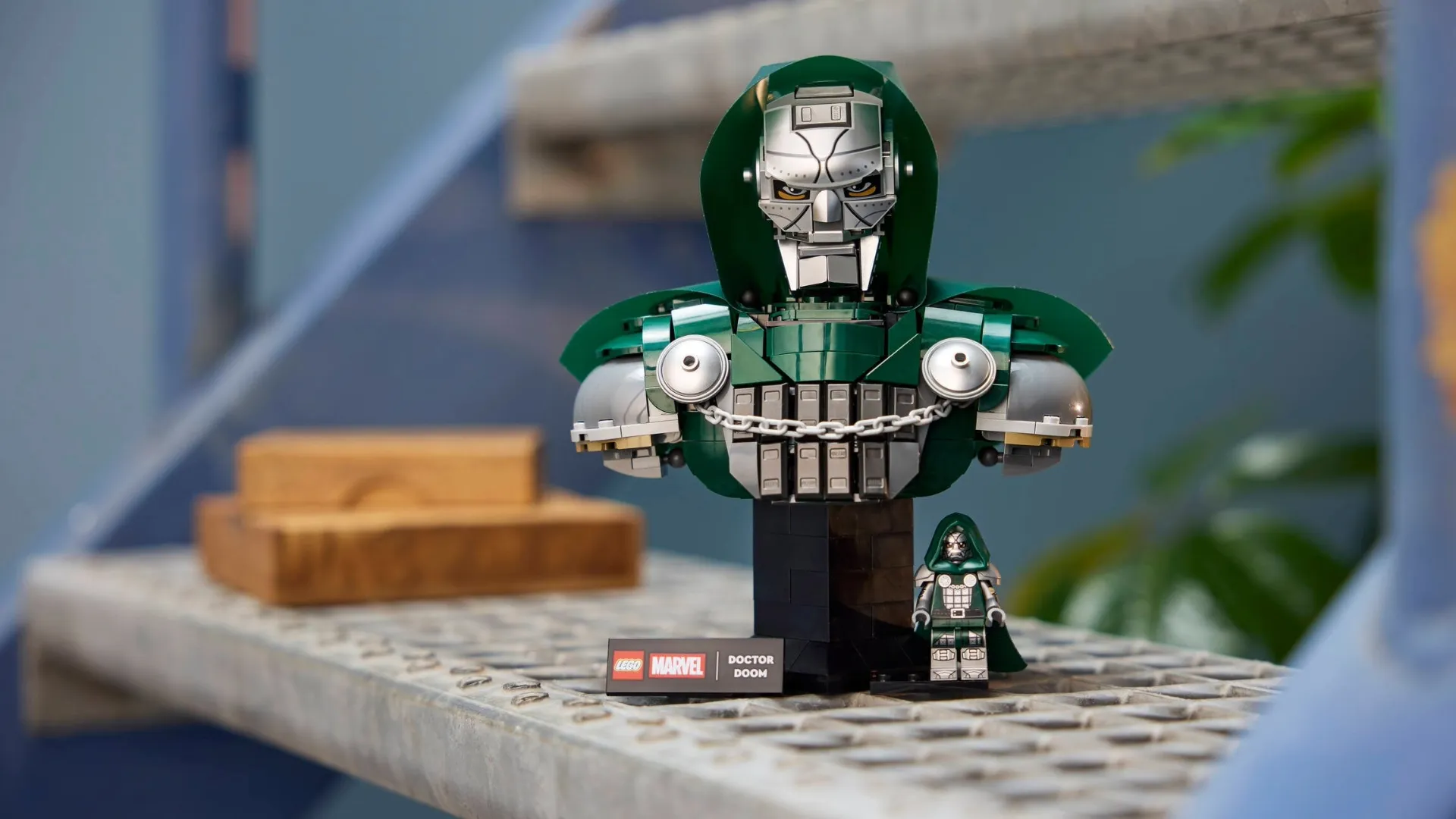 Конструктор LEGO Marvel Бюст Доктора Дума (76345)