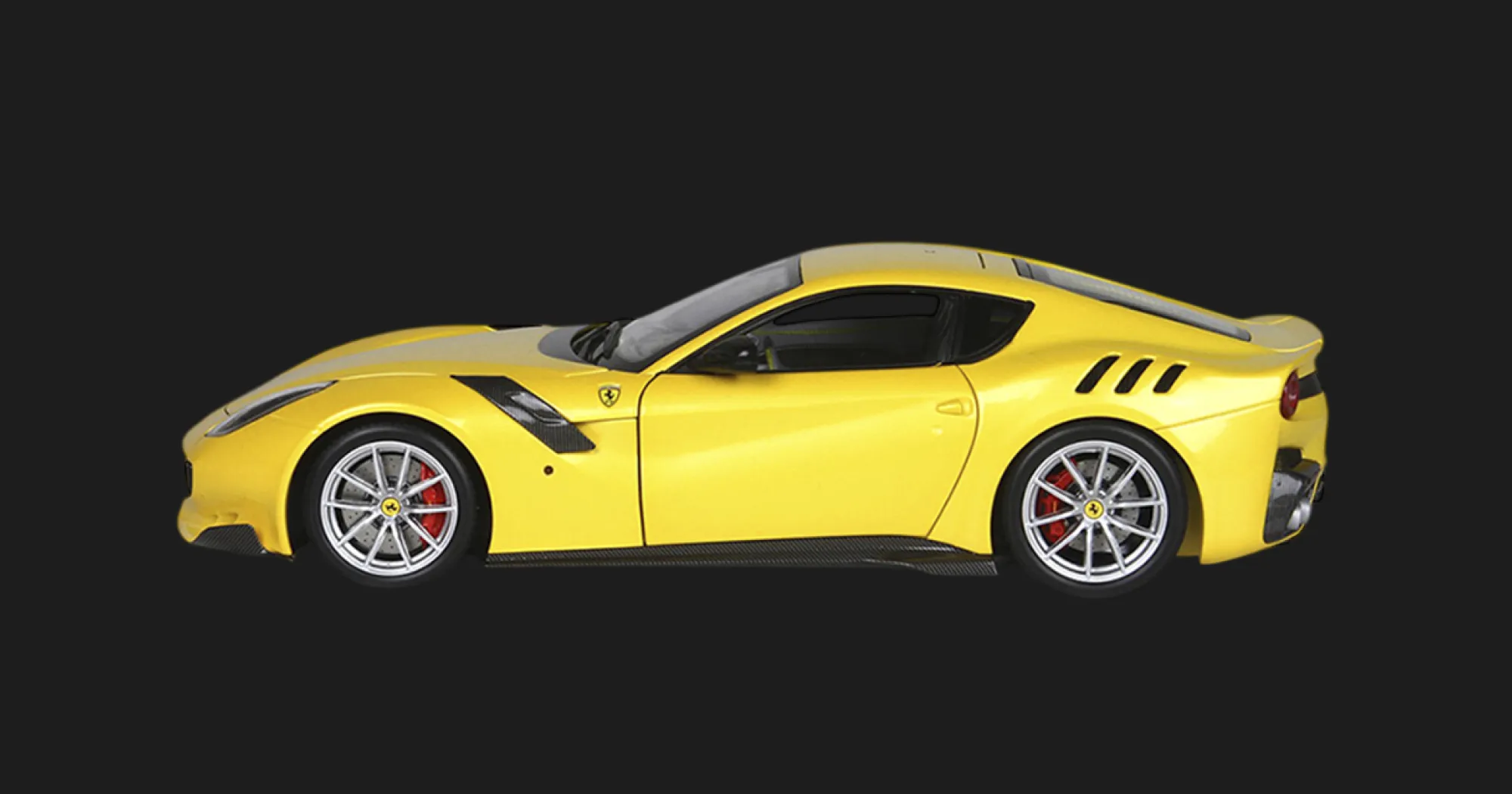 Автомодель Bburago — Ferrari F12Tdf в асортименті, 1:24 (Yellow, Red) (18-26021)