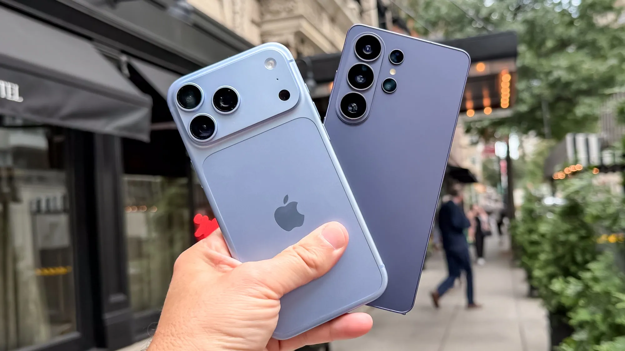 Батарея iPhone 18 Pro Max та Galaxy S26 Ultra