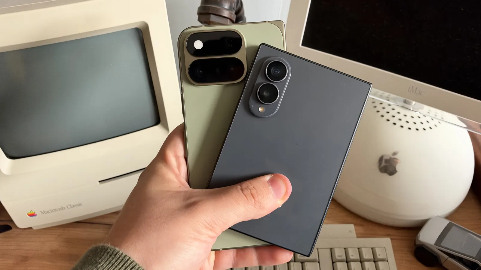 iPhone Duo vs Google Pixel 11 Pro Fold