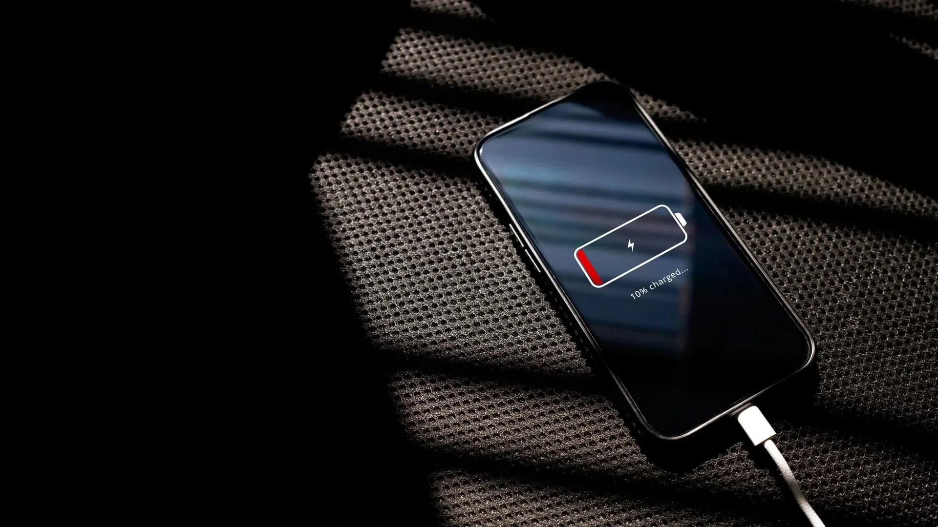 Як підготувати смартфон до тривалих відключень світла