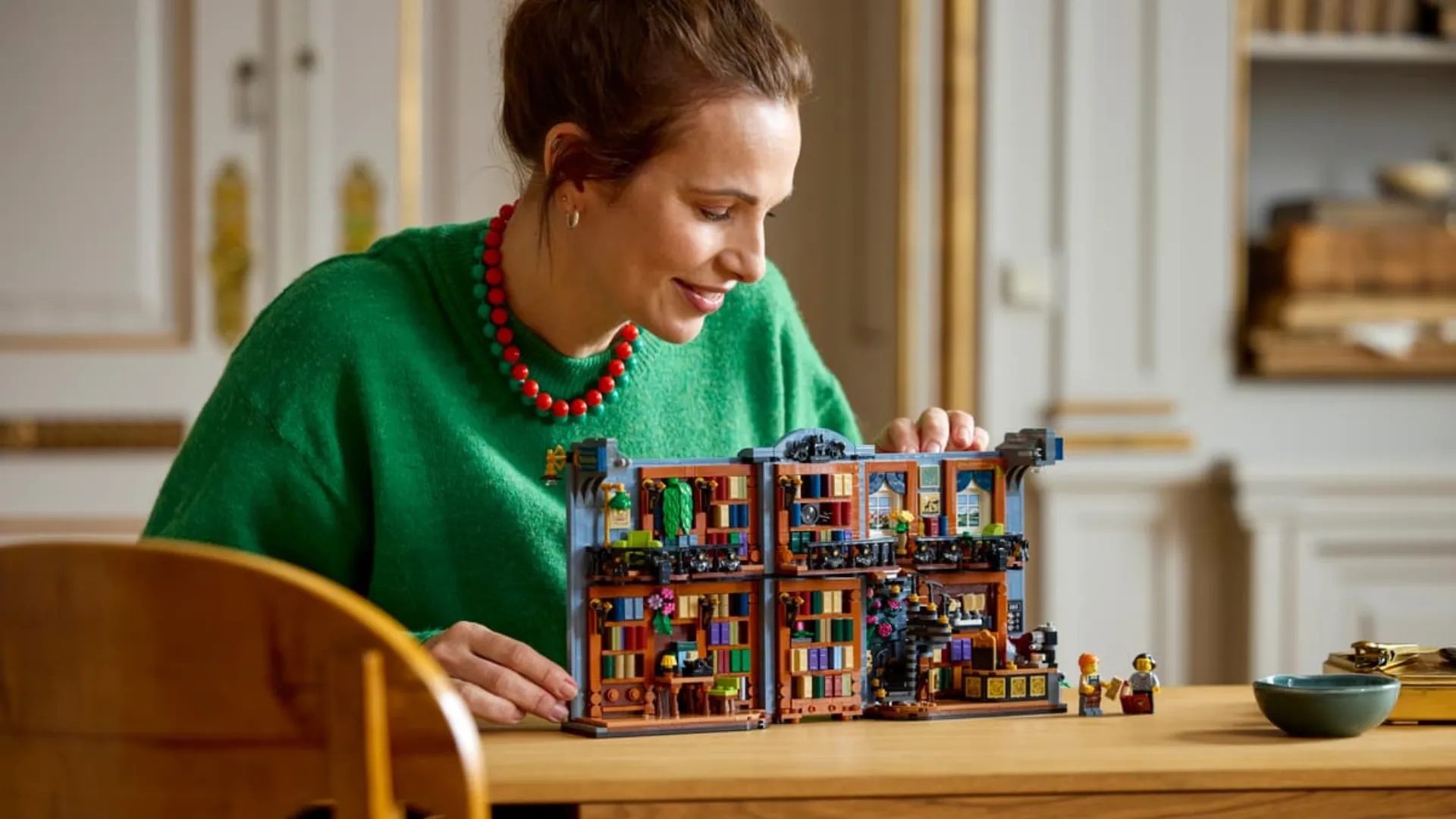 Конструктор LEGO Icons Книгарня: книжковий куточок (11379)