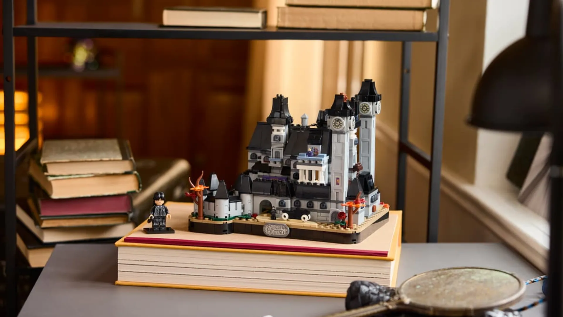 Конструктор LEGO Wednesday Академія Невермор (76788)