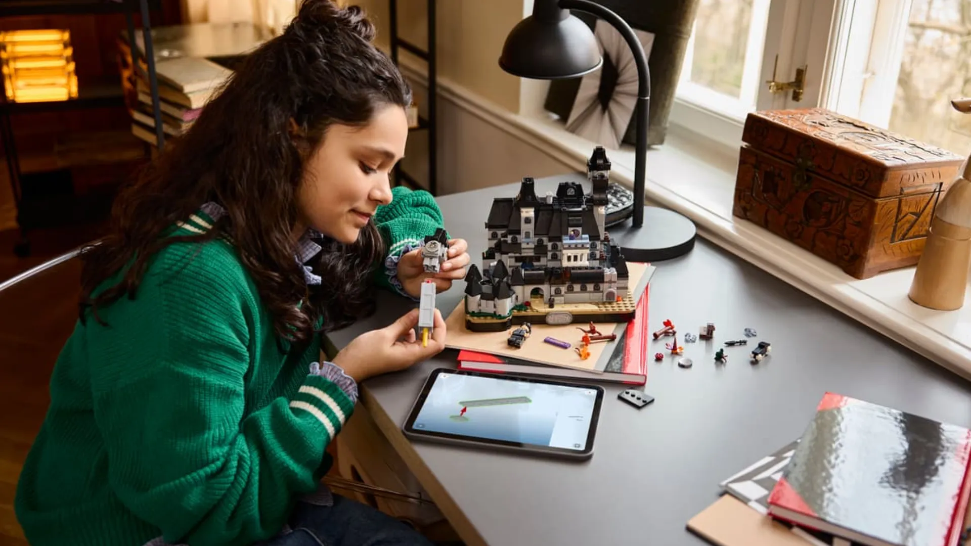 Конструктор LEGO Wednesday Академія Невермор (76788)