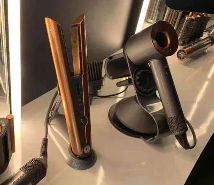 Dyson Airstrait straightener vs Dyson Corrale: битва флагманов