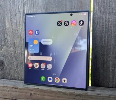 Samsung презентувала новий Galaxy Fold 8