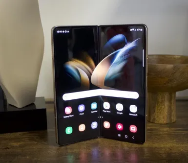 Samsung анонсує доступний Galaxy Z Fold для конкуренції з iPhone