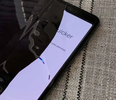 Экран Samsung потемнел или не реагирует: что делать?