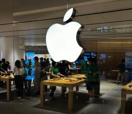 Первую материнскую плату и чек Стива Джобса выставили на аукцион за полмиллиона долларов