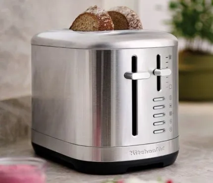 SMEG против KitchenAid 5KMT4109EBM: кто лучше приготовит 4 тоста сразу