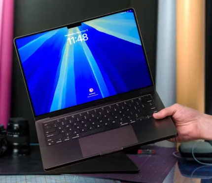 Apple як головний драйвер ринку OLED-ноутбуків у 2026 році