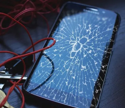 Профілактика та ремонт телефона Самсунг: збереження водостійкості, використання правильного зарядного