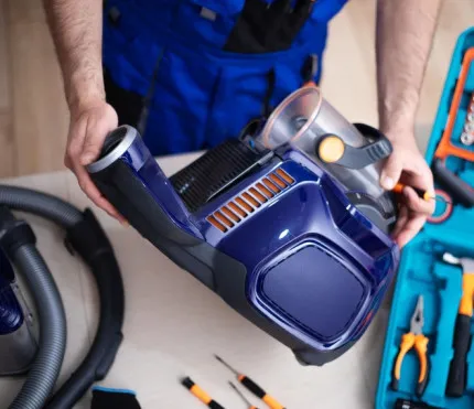 Коли варто звертатися до сервісу, а коли можна просто почистити Dyson самостійно?