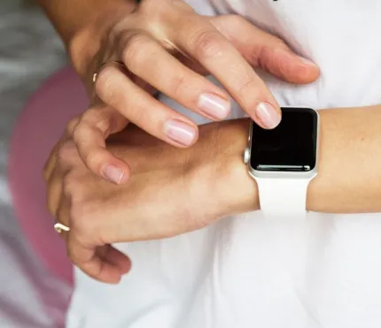 Apple Watch не включается или завис — что делать дома и когда идти в сервис