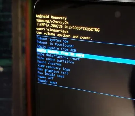 Как перезагрузить телефон Samsung?