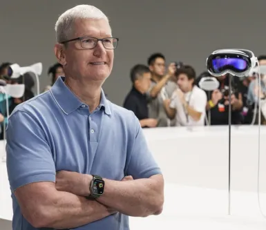 Тим Кук представляет Apple Vision Pro в новом рекламном ролике