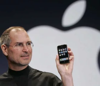 Народження першого iPhone. Як це було?