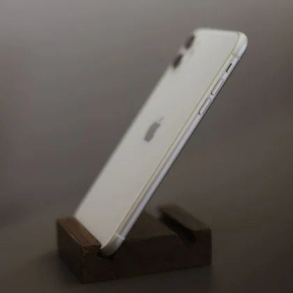 б/у iPhone 11 128GB (White) (Хороший стан, стандартна батарея) у Запоріжжі