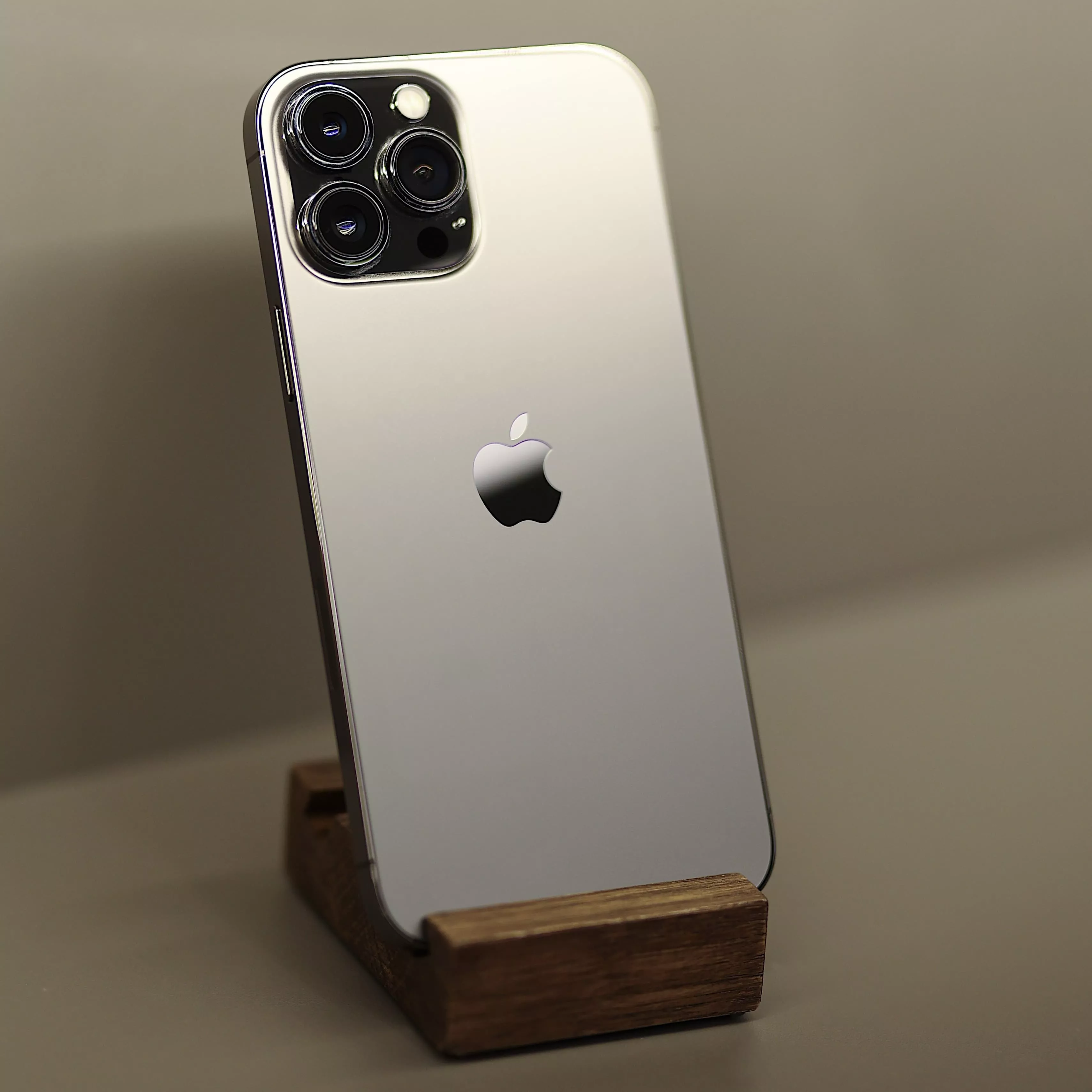 б/у Apple iPhone 13 Pro — купити в Ябко від 24 738 грн в Чернівцях⚡ ...
