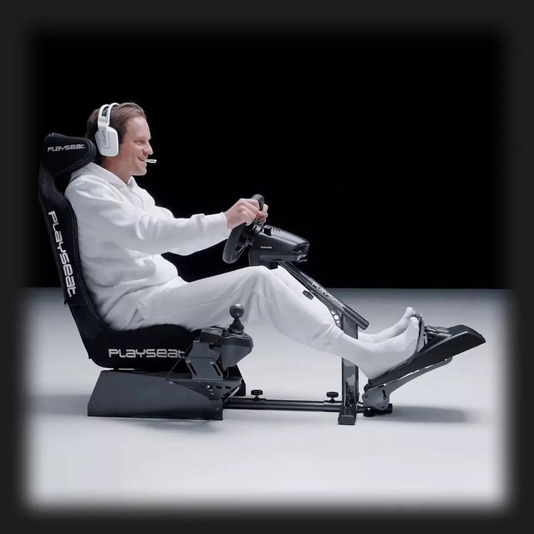 Кокпит с креплением для руля и педалей Playseat Evolution PRO – ActiFit (UA)