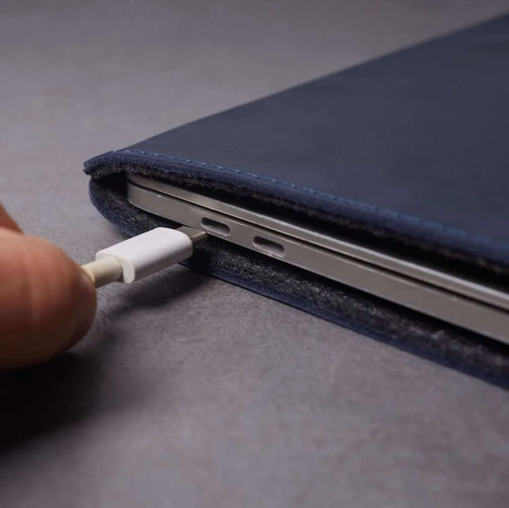 Чехол-папка INCARNE Free Port Plus для MacBook Pro 14'' (2021-2023) (Indigo)