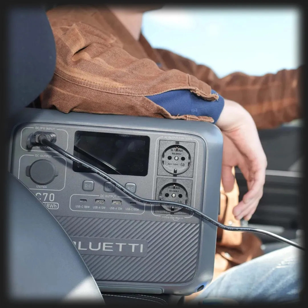 Зарядна станція BLUETTI AC70 1000W (768 Вт/г)