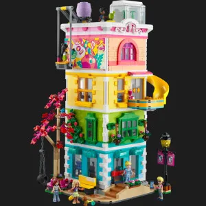 Конструктор LEGO Friends Хартлейк-Сити. Общественный центр (41748)