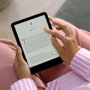 Електронна книга Amazon Kindle Paperwhite 12th Gen (Raspberry) (Standard) в Олександрії