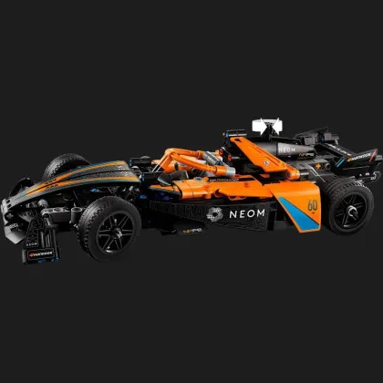 Конструктор LEGO Technic Автомобиль для гонок NEOM McLaren Formula E (42169)
